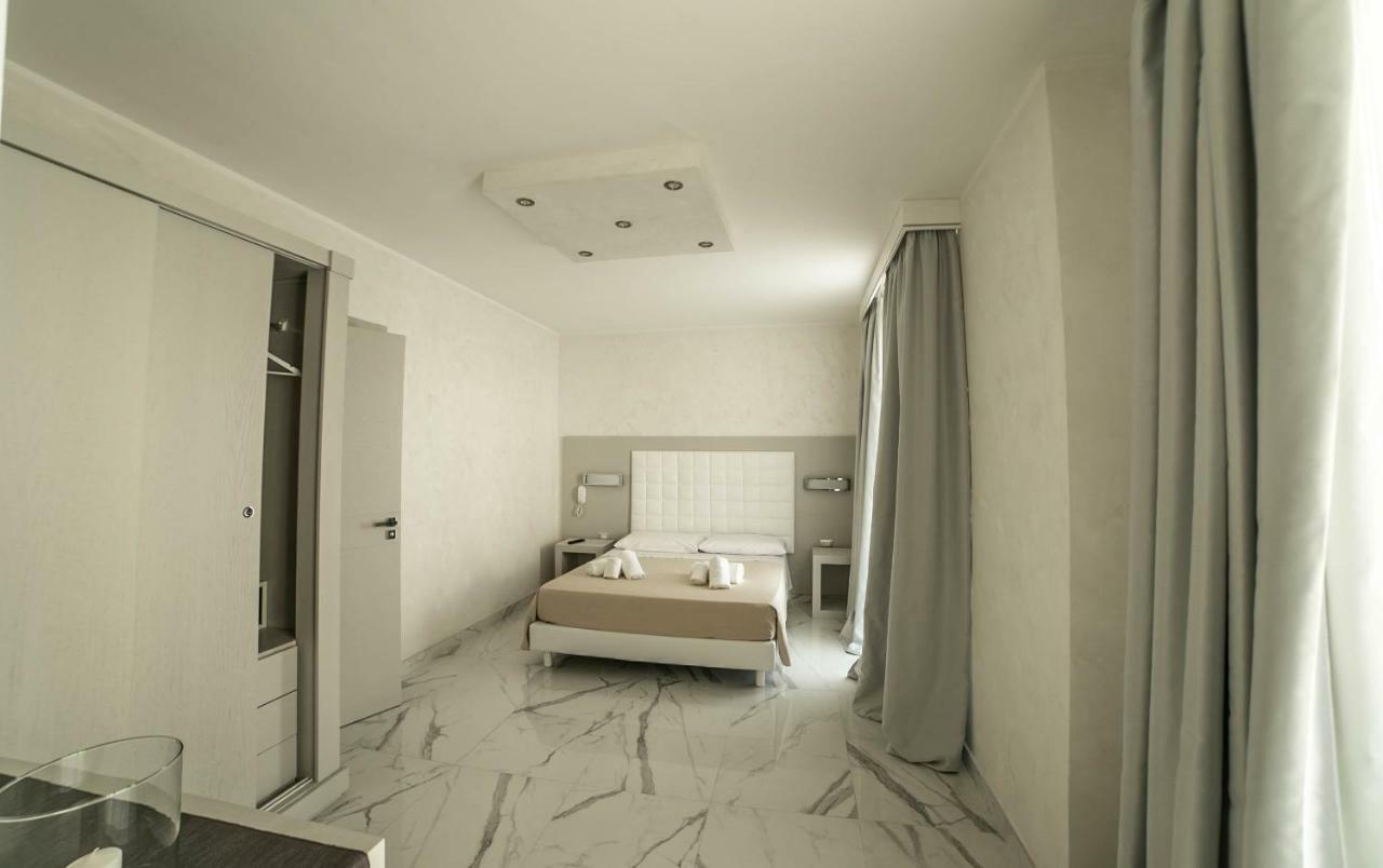 Camera Sul Mare Riviera Порто-Чезарео Экстерьер фото