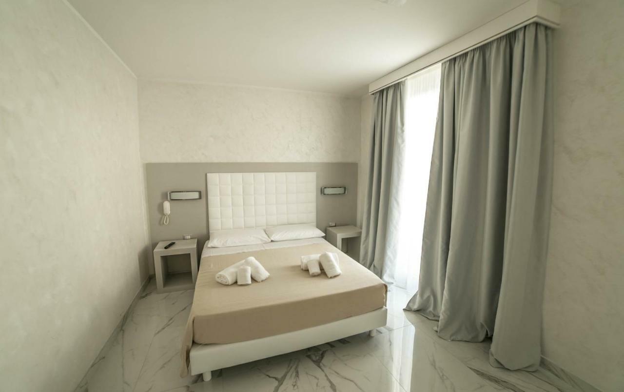 Camera Sul Mare Riviera Порто-Чезарео Экстерьер фото
